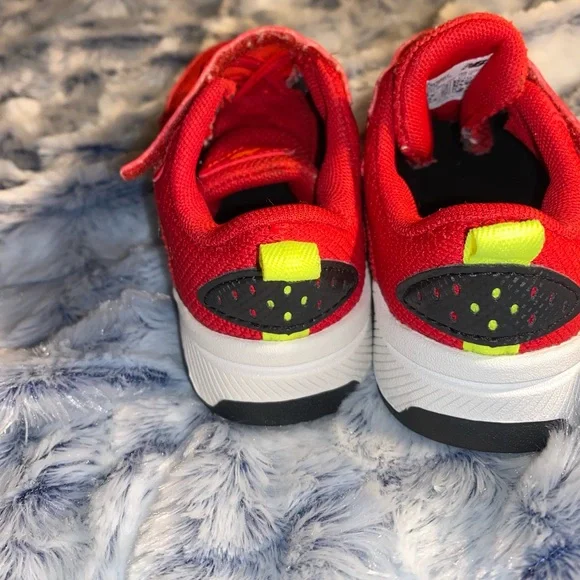 New Balance Kids Red Sneakers with Black and Neon Accents - Picture 3 of 6